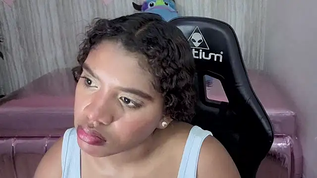 marian_lacutir_t - Marian_lacutir_t's free webcam - UK Sex Cams