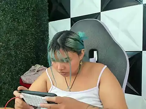 katteyes_20 - Katteyes_20's free webcam - UK Sex Cams