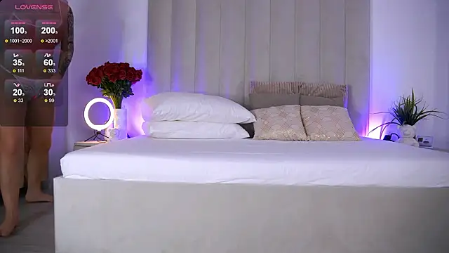 aishasins (F young) - Pleasuring myself 😈 #FINGERING