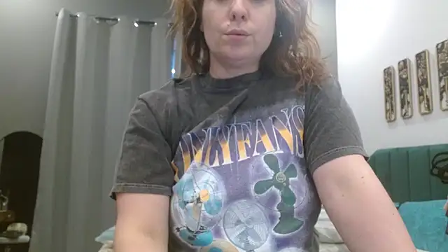 HazelSkyesChat webcam