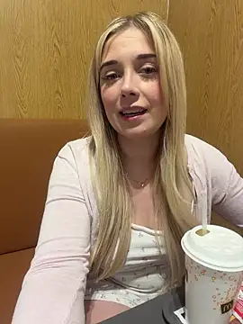 CherryAuroraa live sex cam