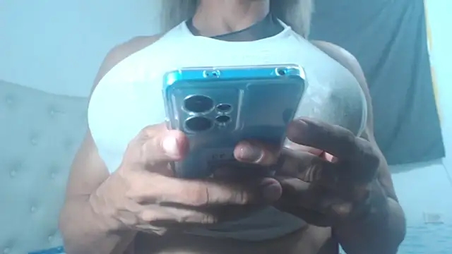 danielamusclets (T milf) - latina 18inches selfsuck cock hard