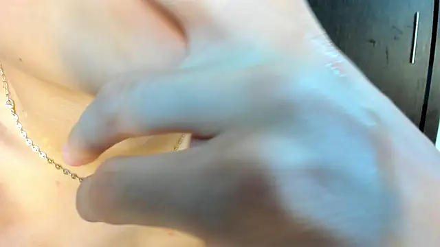 Lander_Cruz's live cam