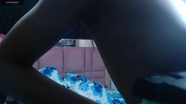 saraymoon - Saraymoon's free webcam - UK Sex Cams