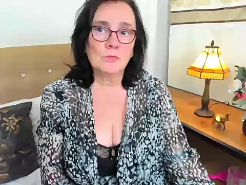 dorisdesire - DorisDesire's free webcam - UK Sex Cams