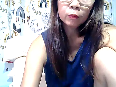 urwife_tobe - Urwife_tobe's free webcam - UK Sex Cams