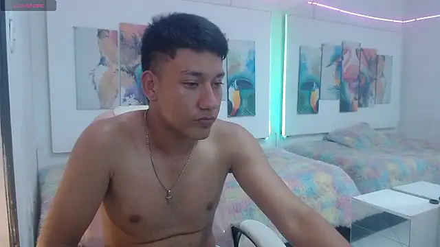 dominantboy4 - DominantBoy4's free webcam - UK Sex Cams