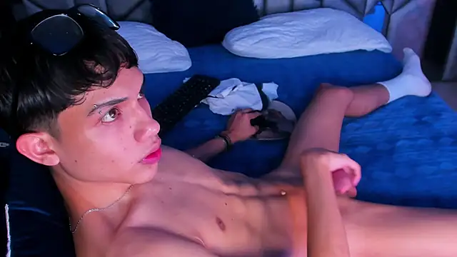 sebax_young - Sebax_Young's free webcam - UK Sex Cams