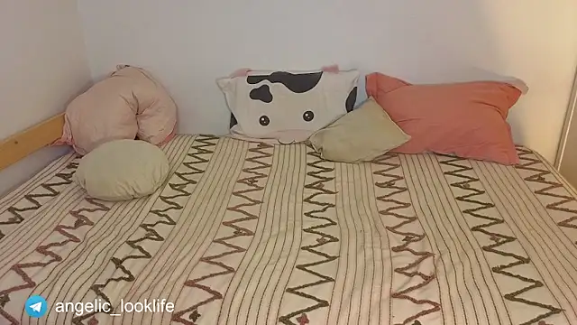 look_angelic (M young) - cumshow in public