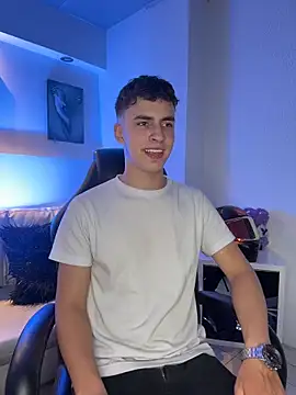 AdrianRinaldi live cam