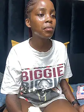 Webcam Model (Littlebunny33) is live