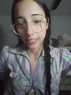 Webcam Model (isaaabelaaa) is live