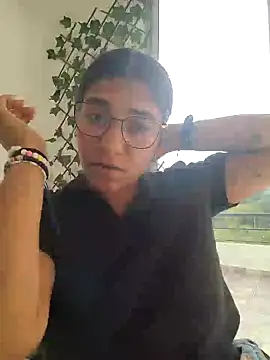 Webcam Model (Sofythom1) is live