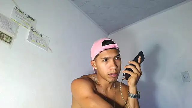 Live sex cam of maximo_vega_newv
