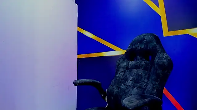 aliciaa_diamond - Aliciaa_Diamond's free webcam - UK Sex Cams