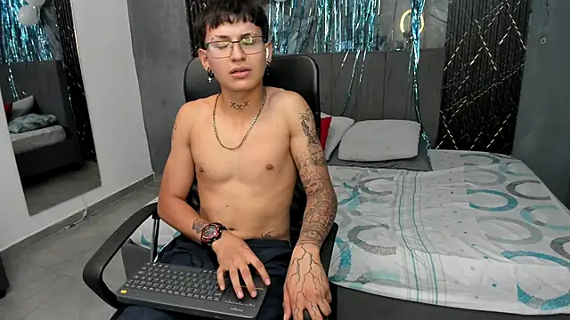 thebaby_col - Thebaby_col's free webcam - UK Sex Cams