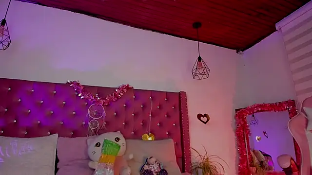 jade_rey_ - Jade_rey_'s free webcam - UK Sex Cams