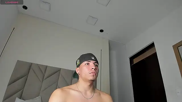 logangreys (M young) - Cum shoot!