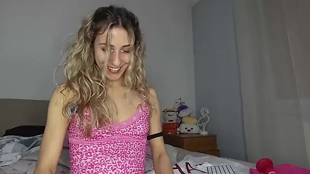 Chiara-2002 webcam
