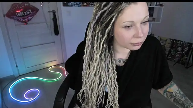 honeysallymoore - HoneySallyMoore's free webcam - UK Sex Cams