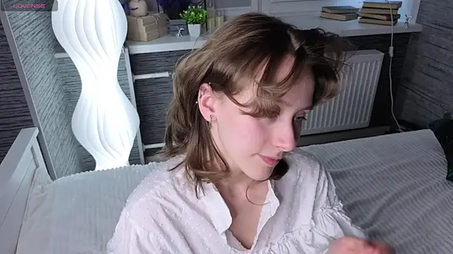 ethalbuffkin (F teen) - Ride in the pillow<3