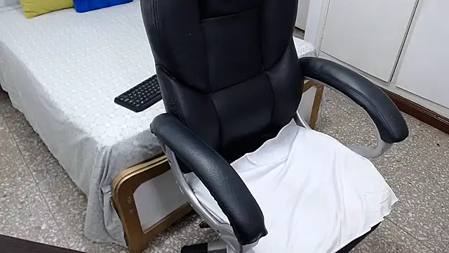 emiliaa_hot - Emiliaa_hot's free webcam - UK Sex Cams