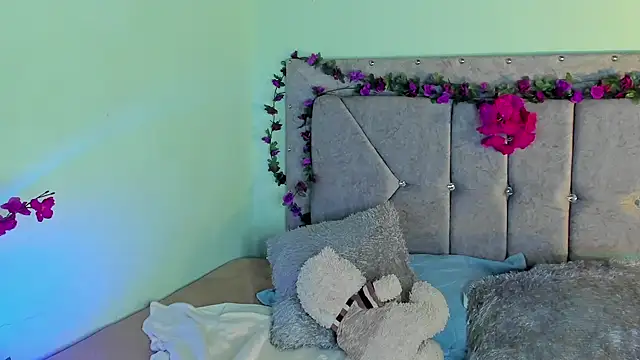 britanny77 - Britanny77's free webcam - UK Sex Cams