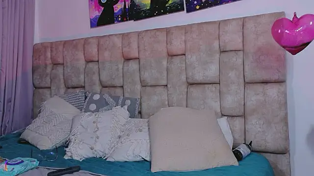 miiablumm_ - MiiaBlumm_'s free webcam - UK Sex Cams