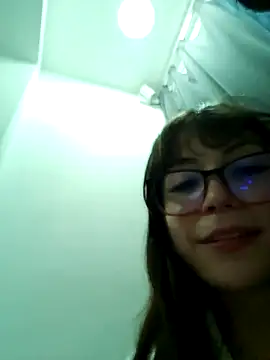 mmm-virginia - Mmm-Virginia's free webcam - UK Sex Cams