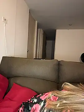 milablossom-with-pussy live sex cam