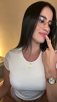 sarahhsmitth1 (F young) - TAKE OFF YOUR BLOUSE-PLAY WITH YOUR TITS