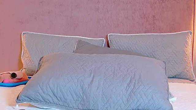 busty_zay - Busty_Zay's free webcam - UK Sex Cams