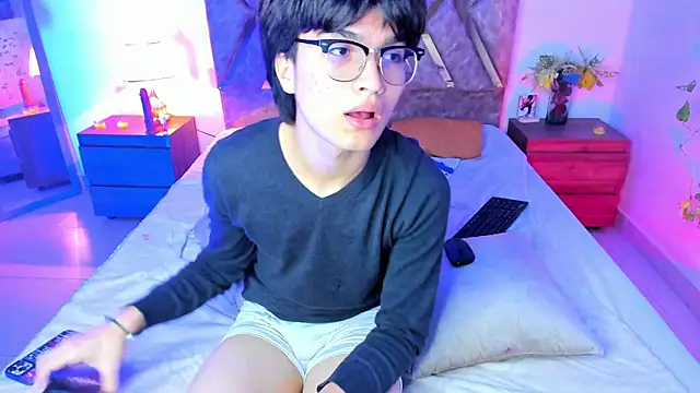 kai_blaz (M twink) - Take off clothes