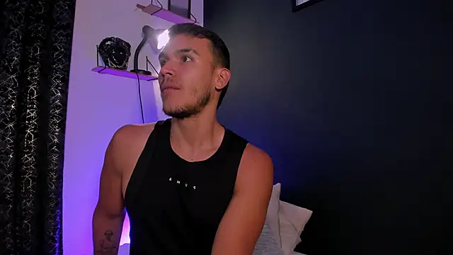 marksantozz - MarkSantozz's free webcam - UK Sex Cams