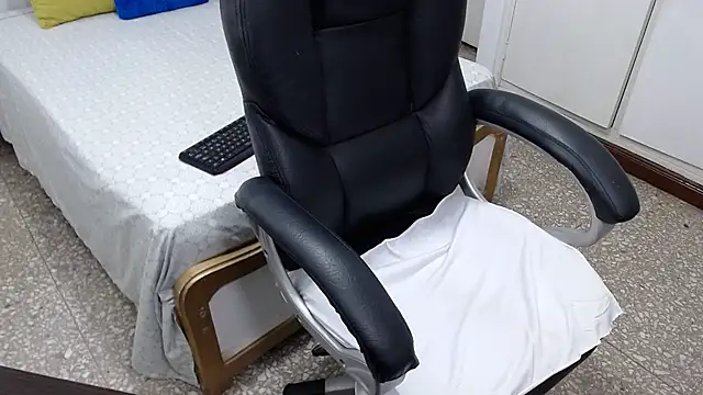 emiliaa_hot - Emiliaa_hot's free webcam - UK Sex Cams