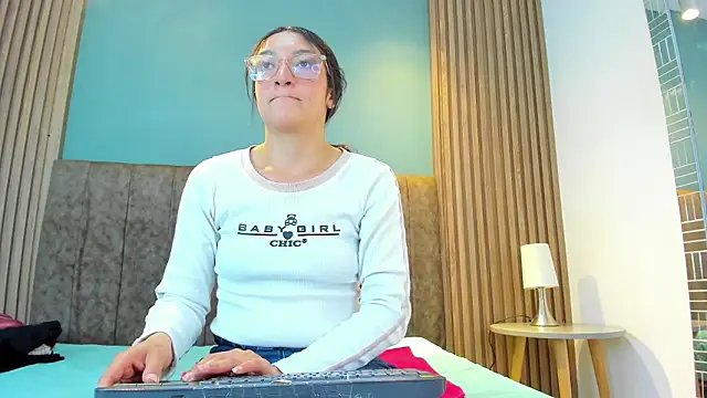 hannawen_ - HannaWen_'s free webcam - UK Sex Cams