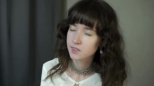 dellaleck (F teen) - Tease my shoulders and go to the top