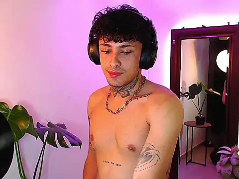 stevennavarro - Stevennavarro's free webcam - UK Sex Cams