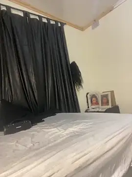 cardiebae89 (F milf) - Strip tease