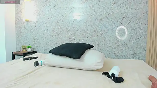 antonella_west - Antonella_west's free webcam - UK Sex Cams