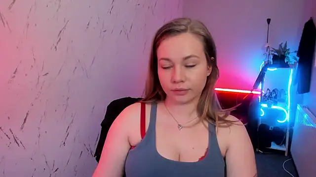 holly_xglam - Holly_xglam's free webcam - UK Sex Cams