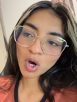 Cat2525 live sex cam