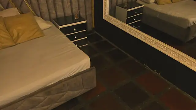 AbbyLoius live sex cam