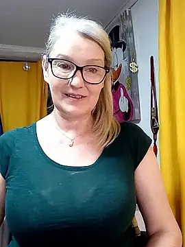 irinamaux live sex cam