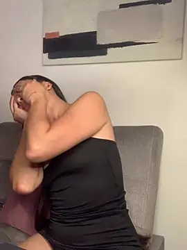 ArianaDominguezPink_