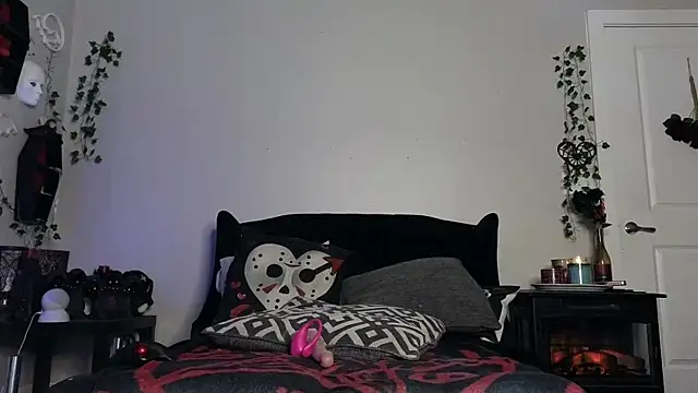 Ivey_Strigoi live cam profile