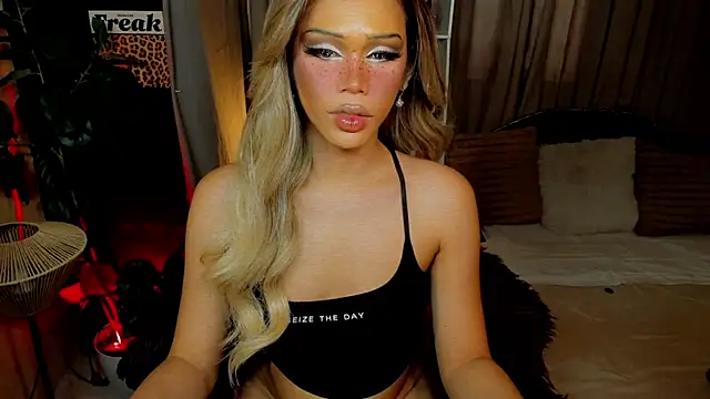 la-girl - LA-GIRL's free webcam - UK Sex Cams