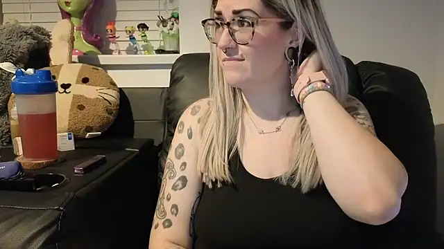 Sizzling_Indie36 webcam