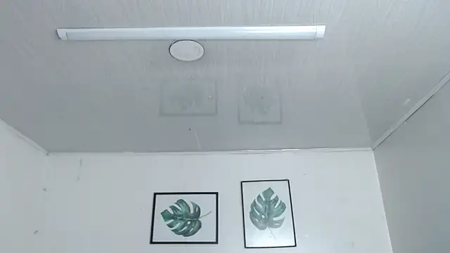 selena_yourmilf webcam