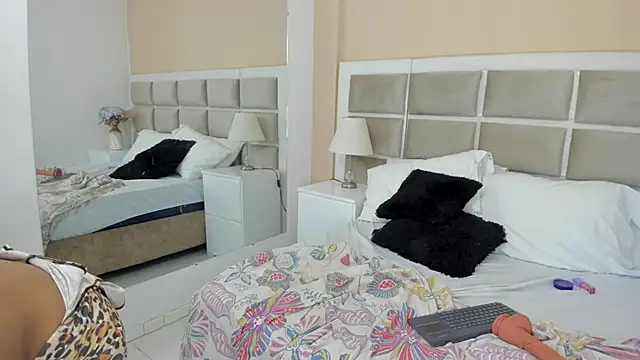 Ivonnie_Clause_ webcam